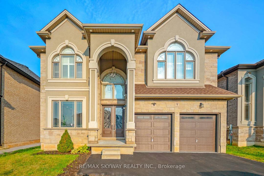 Fully custom built home on an exclusive cul de sac lot with breathtaking escarpment views.