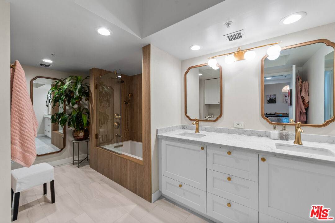 13700 Marina Pointe Dr 1BR Marina Del Rey La