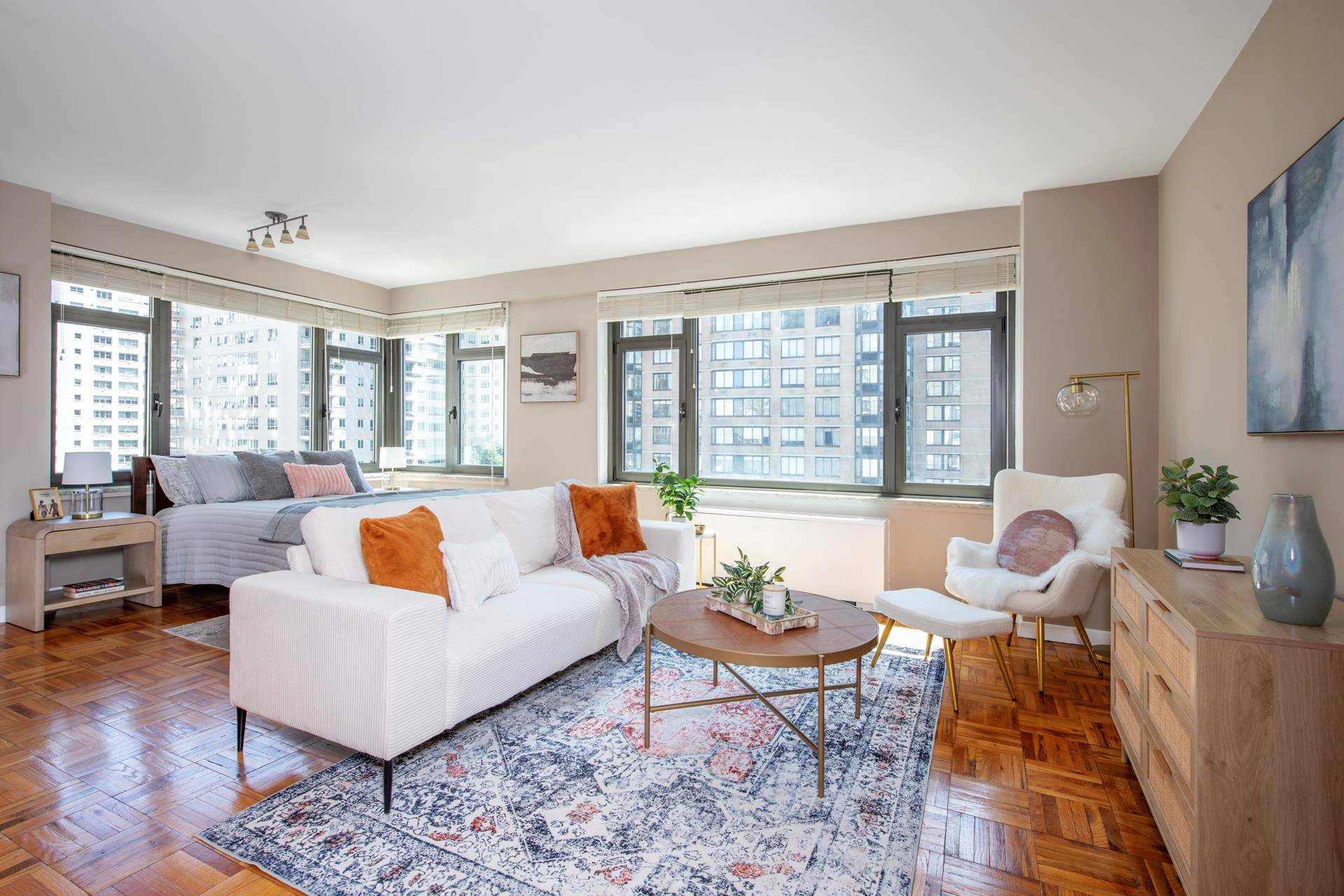 Elegant Alcove Studio at The Phoenix Upper East Side Luxury Living Discover refined Upper East Side living in Residence 8A at The Phoenix, a full service Emery Roth designed cooperative ...