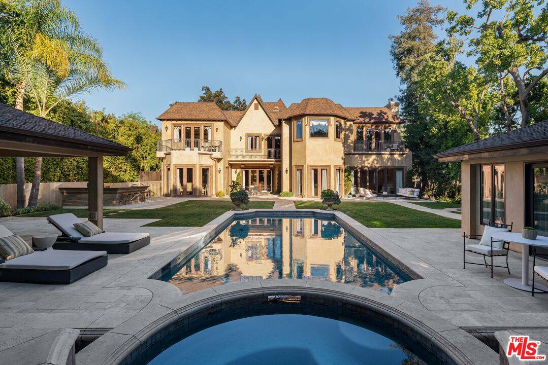 617  N Alpine Dr 6BR Beverly Hills Post Office | B.H.P.O. La