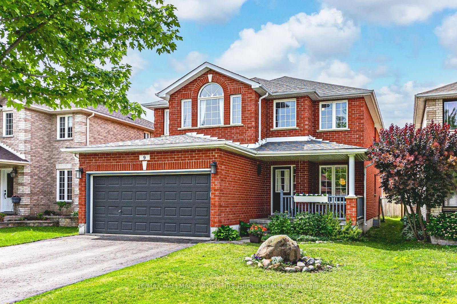 YOUR FAMILY'S NEXT GREAT MOVE STARTS WITH THIS EXPANSIVE HOME IN A QUIET, FAMILY FRIENDLY NEIGHBOURHOOD !