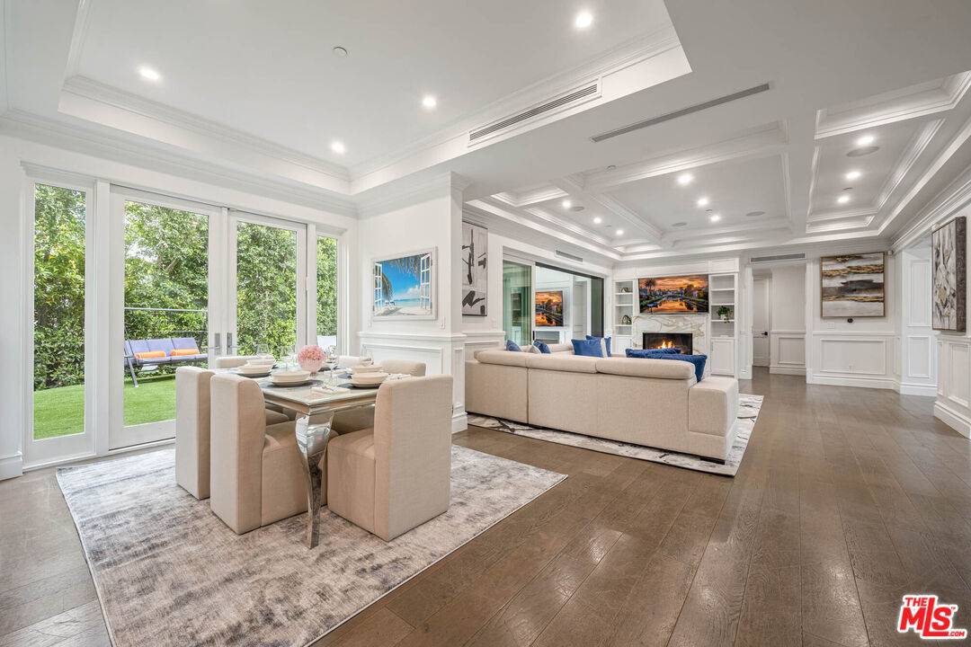 126 N Canyon View Dr 5BR Brentwood La