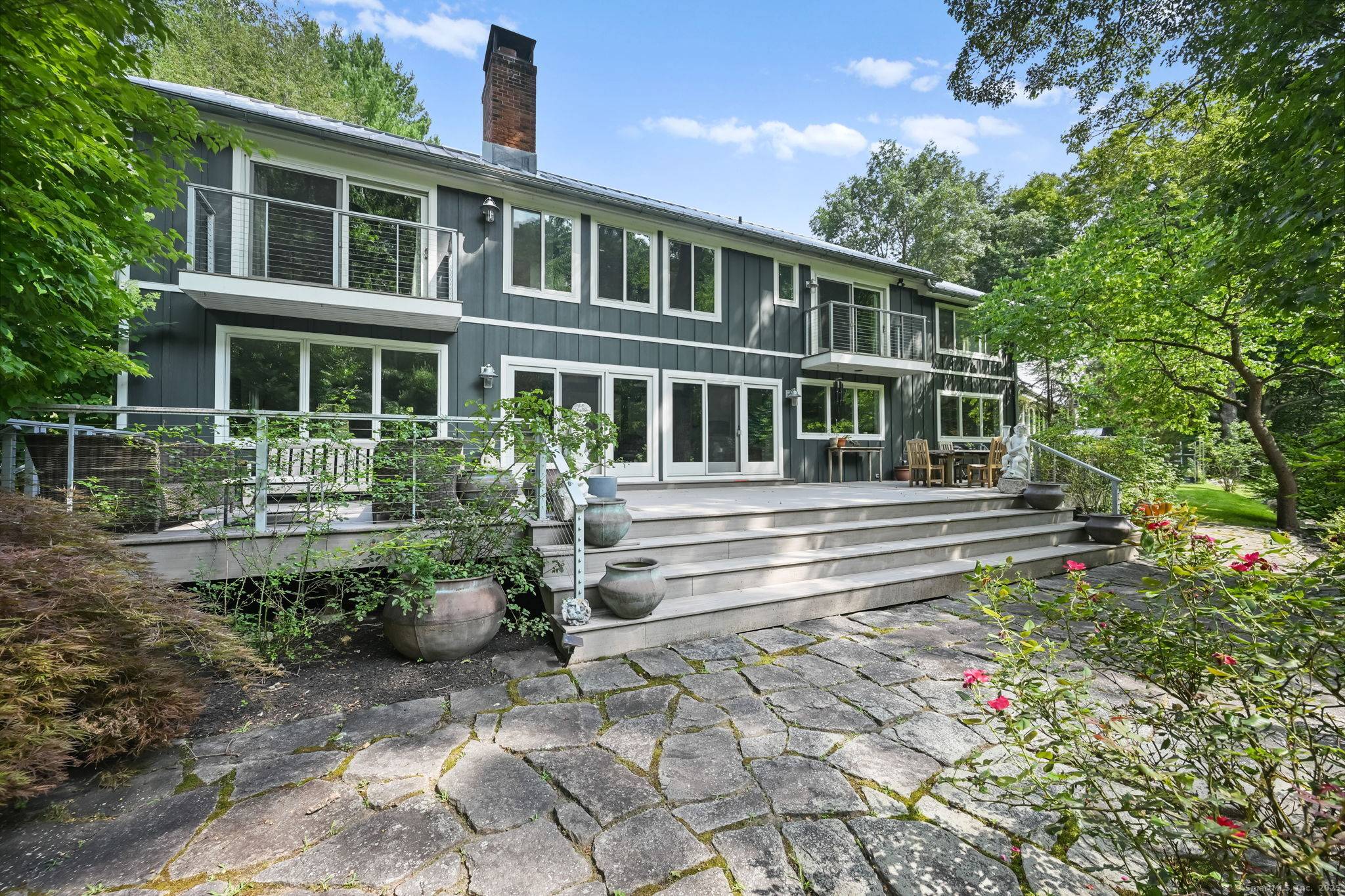 Secluded Riverfront Estate A Masterpiece of Luxury, Tranquility, and Investment Value Set along a pristine riverfront, this extraordinary estate blends unparalleled natural beauty with world class craftsmanship.