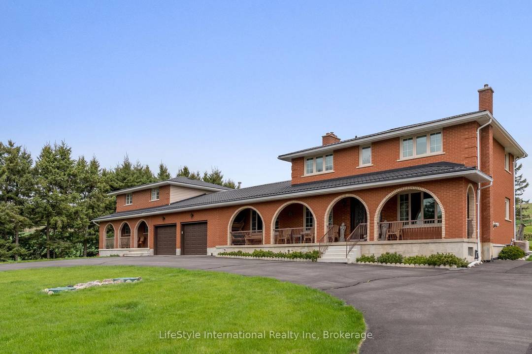 Discover the perfect blend of flexibility, functionality, and investment potential with this meticulously maintained multi generational home just north of Rockwood.