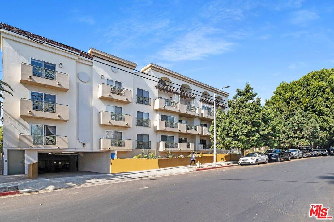 1353  N Fuller Ave 3BR Hollywood Hills East La