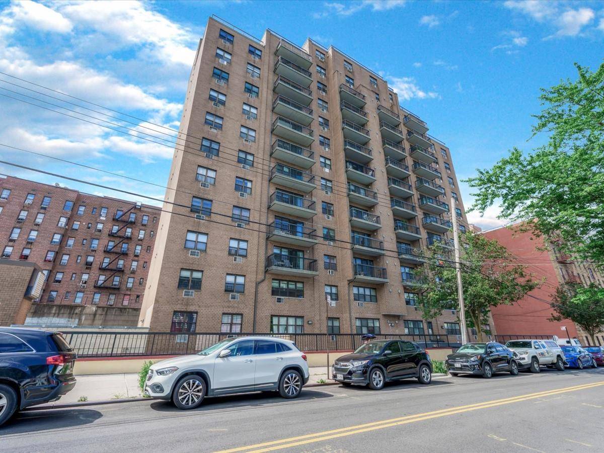 This spacious and well maintained 2 bedroom, 2 bath condominium offers a desirable south facing exposure with a large private terrace, providing abundant natural light throughout the day.