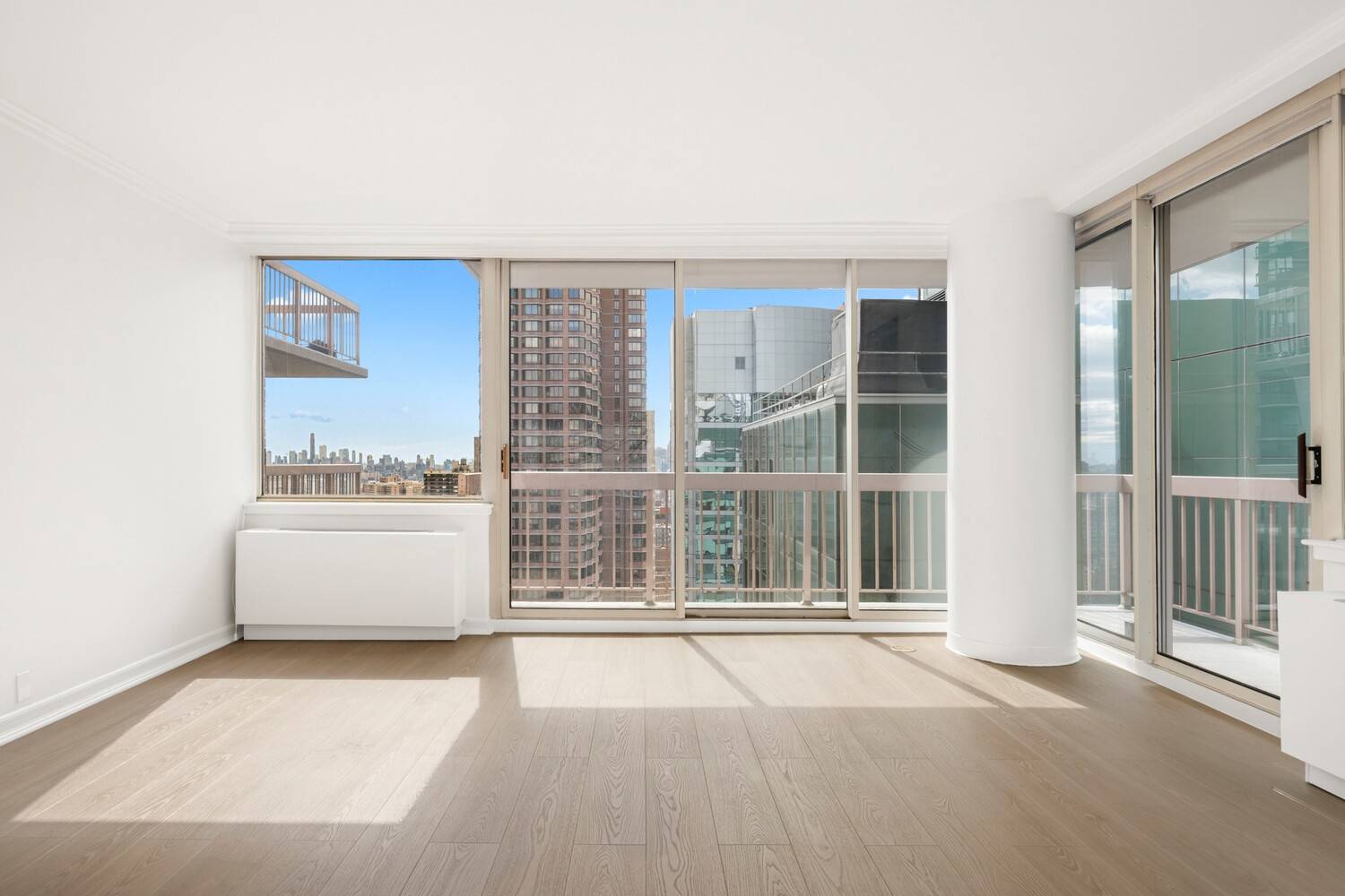 High Floor South Facing 1 Bed 1.