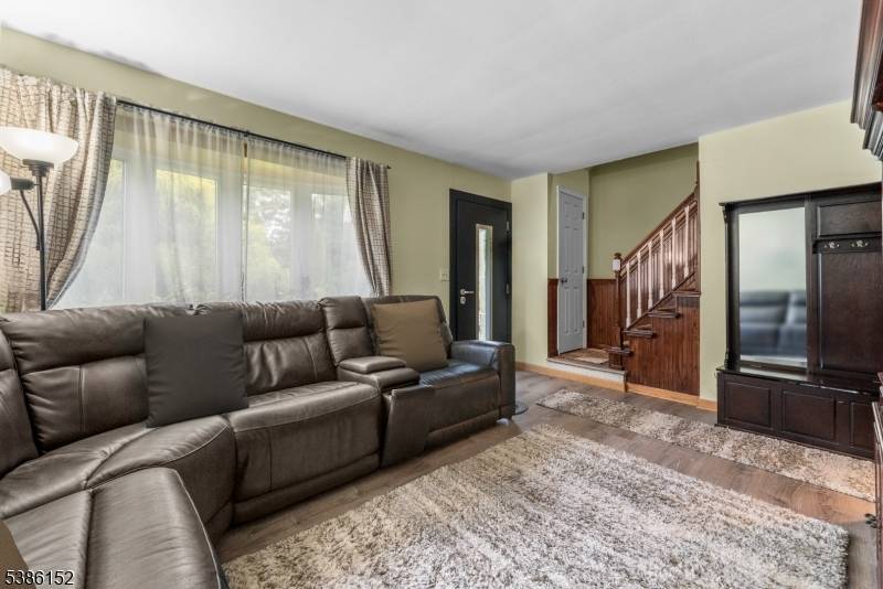 Tucked on a quiet residential street just 9 miles from the GWB, this move in ready 3 bedroom, 1.