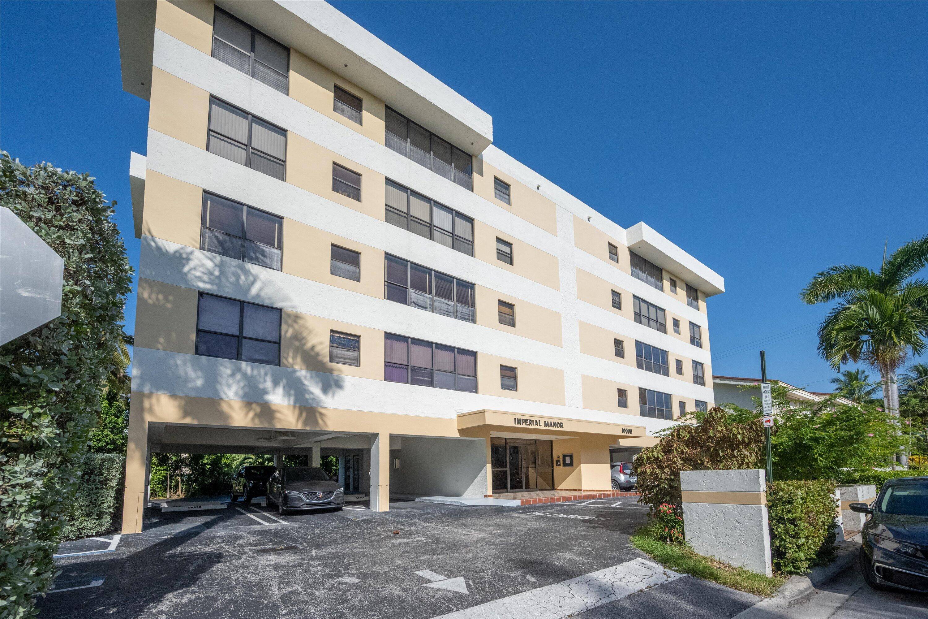 Spacious 1 Bedroom, 1. 5 Bath Condo in the Heart of Bay Harbor Islands !