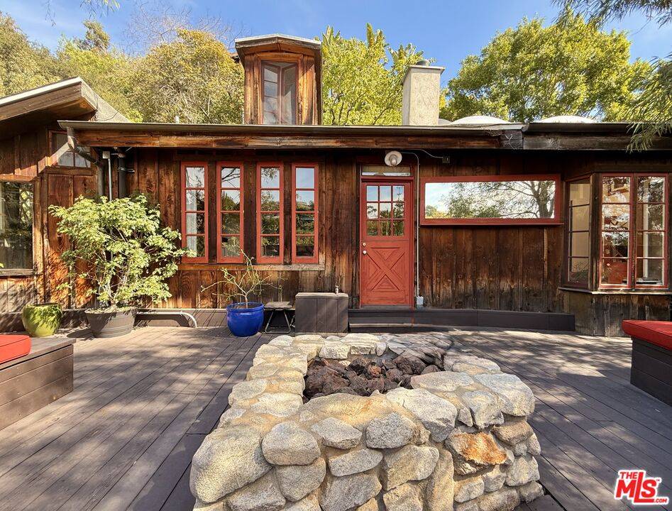 2566   Verbena Dr 2BR Hollywood Hills East La