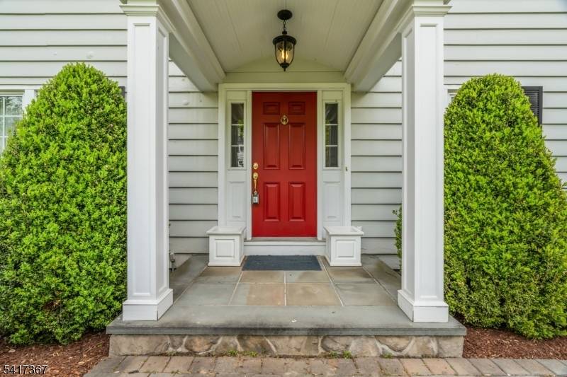 Ambar Pl Bernardsville Boro New Jersey Single-Family