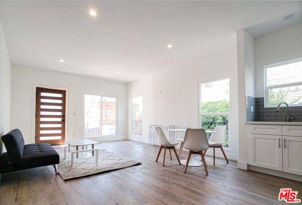2951   Francis Ave 3BR Hancock Park La