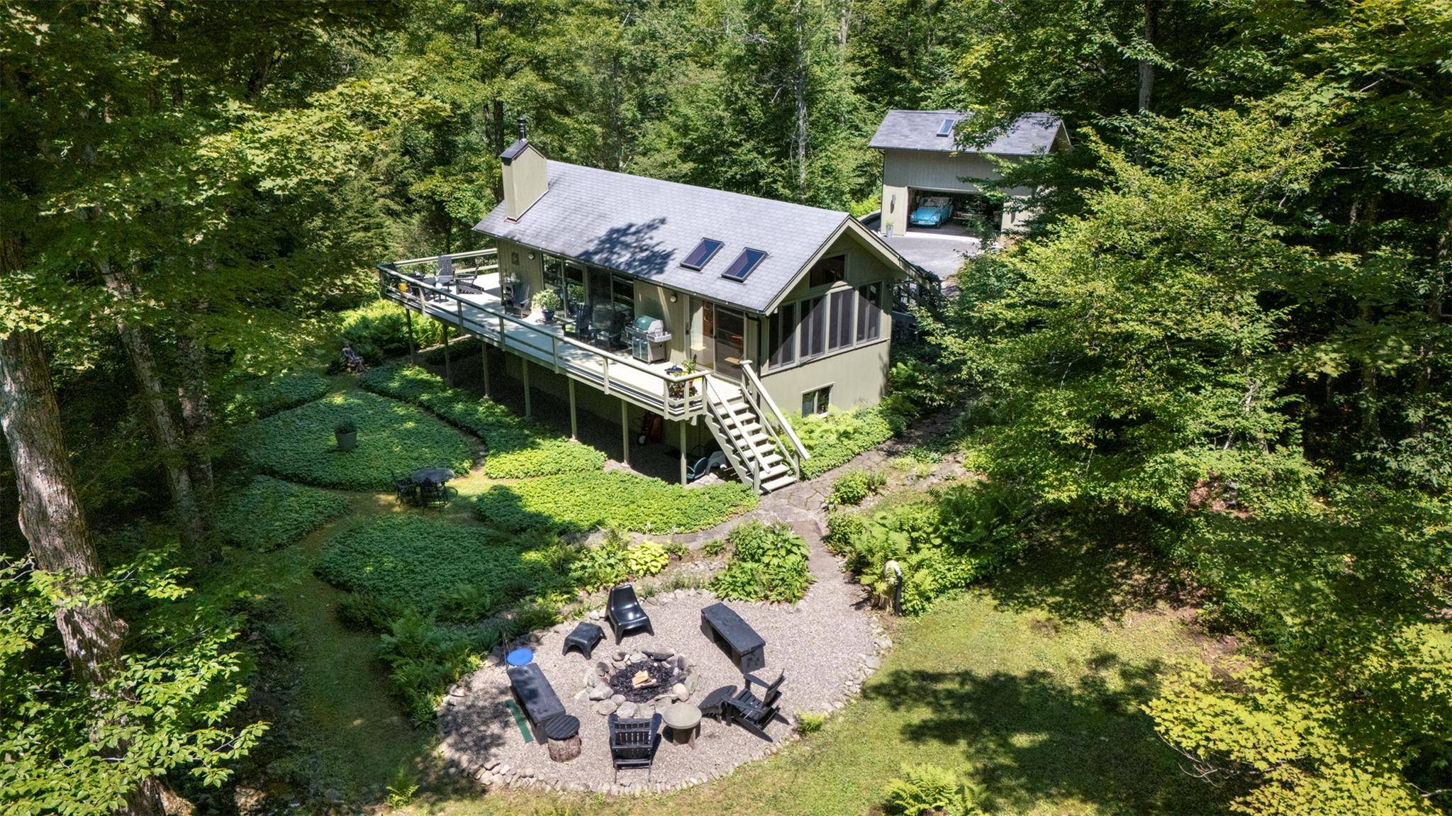 Secluded Streamside Modern with Studio amp ; Spectacular Setting Seriously special this mid century modern retreat at the end of a quiet town maintained road in Panther Mountain Park is ...