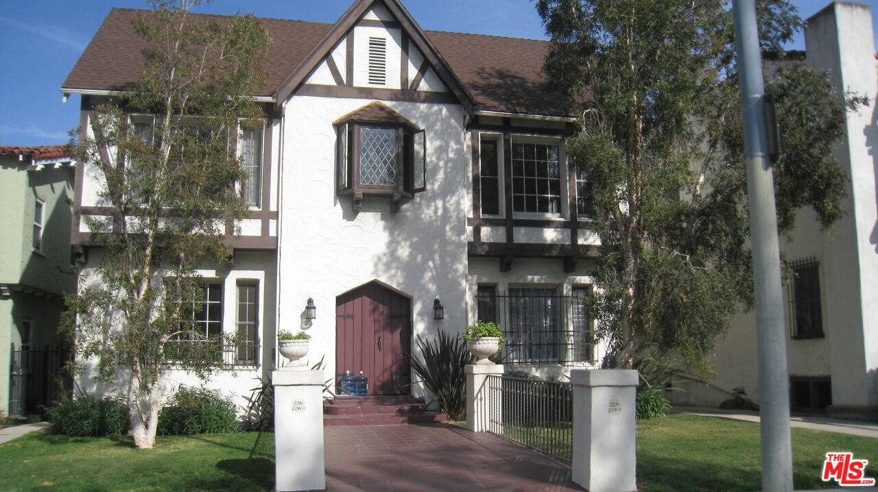 726  S Dunsmuir Ave 8BR Hancock Park La