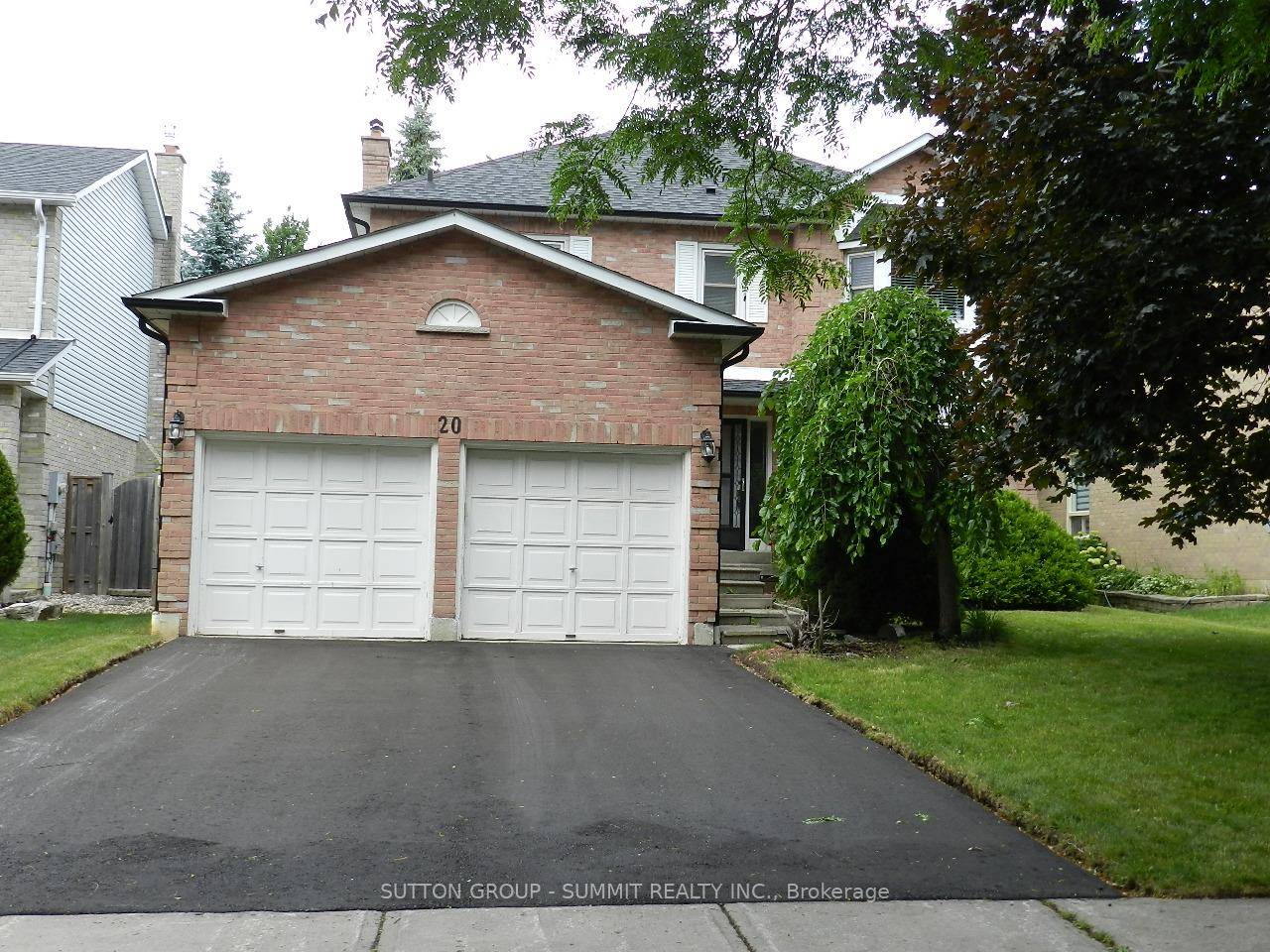 IMMACULATE 4 BEDROOMS DETACHED WITH PARTIAL FINISHED BASEMENT, WIDE LOT DESIGN, LOCATED AT A QUIET STREET, EXCELLENT SCHOOL BOUNDARY, HUGE BACKYARD WITH INTERLOCK, ACCESS FROM GARAGE, NEWER DRIVEWAY, NEWER CARPET, ...