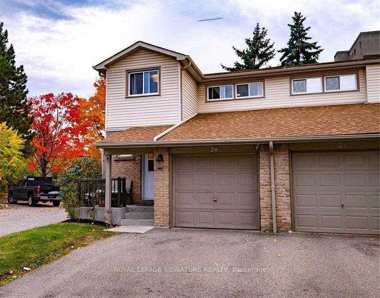 Rarely Offered 3 Bedroom, 4 Bathroom End Unit Townhouse Backing Onto Plowman's Park Situated In One Of Mississauga's Most Sought After Neighborhoods !