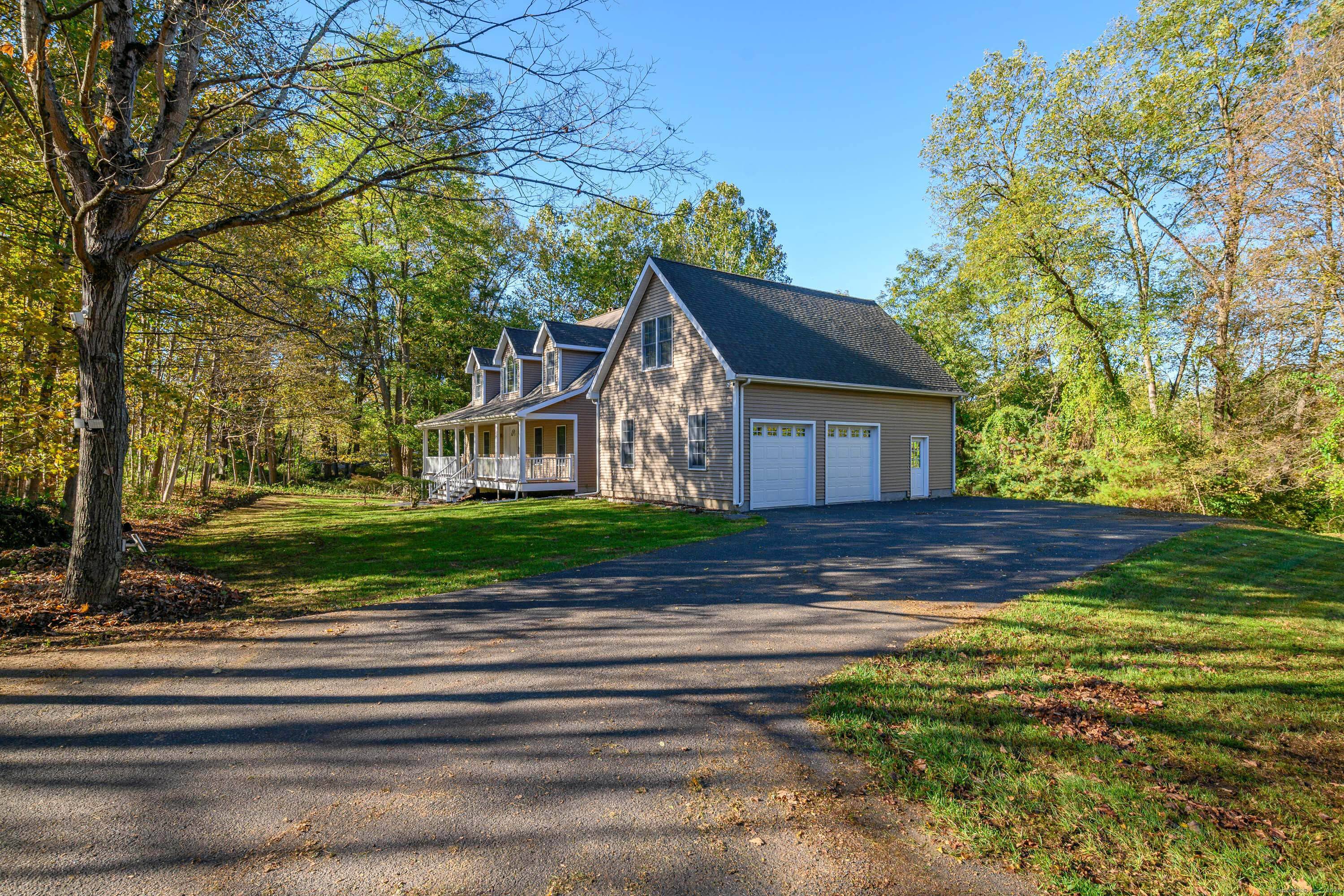 Experience the perfect blend of comfort, versatility, and modern convenience at this beautifully updated 3 bedroom, 3 bath home offering nearly 3, 000 sq.