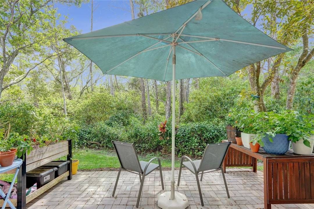 Discover peaceful preserve views every time you come home !