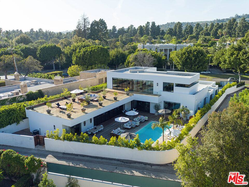 9570 Sunset Blvd 7BR Beverly Hills Post Office | B.H.P.O. La