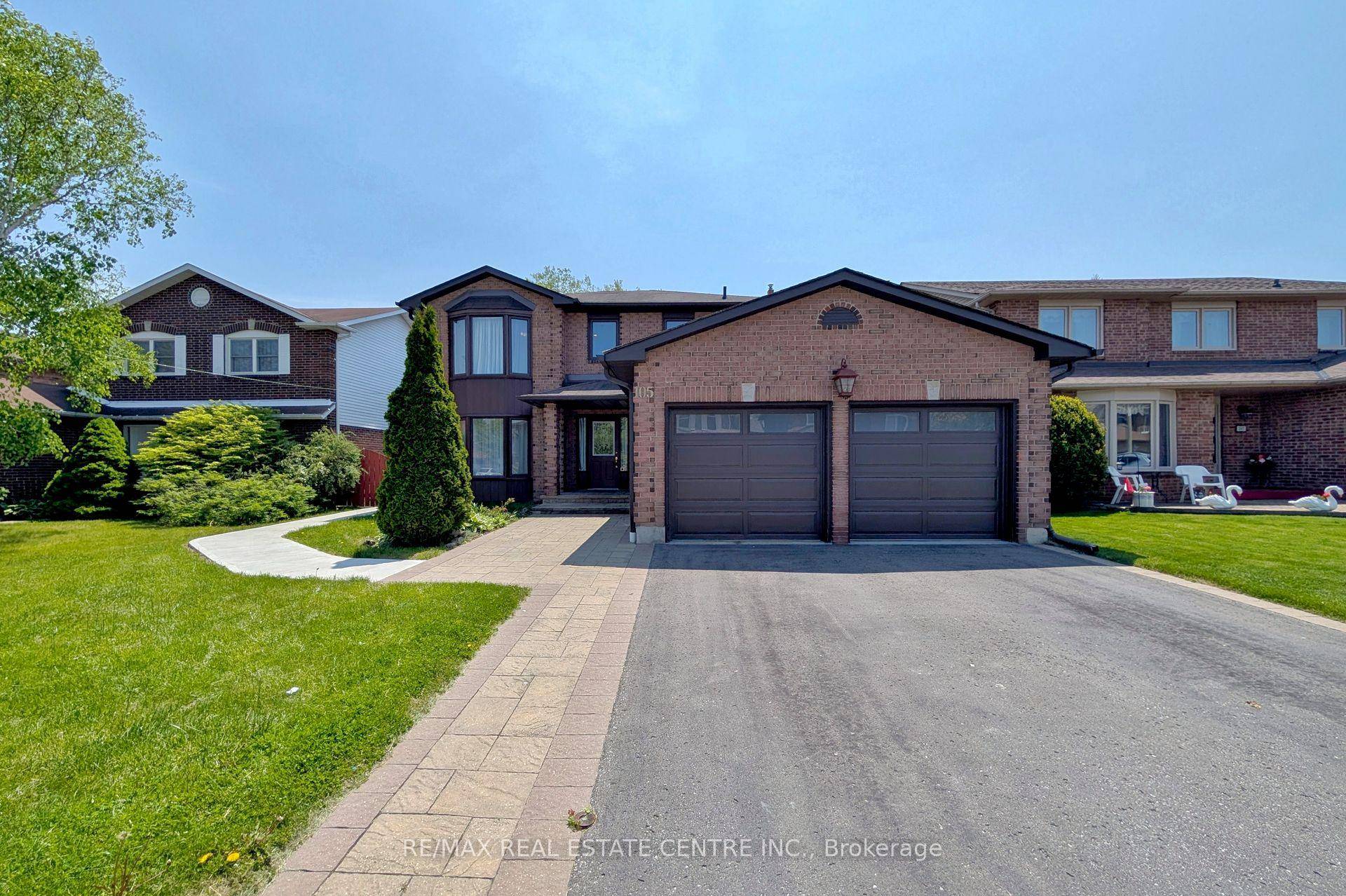 Welcome to this beautifully updated 4 bedroom, 4 bathroom home, featuring a brand new, fully legal basement apartment perfect for multigenerational living, rental income, or a comfortable space for visiting ...