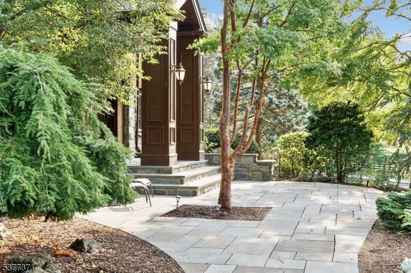 Welcome ! New capital improvements added to this beautifully maintained spacious 5 bedroom, 4.
