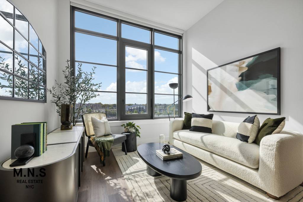 LUXURY ONE BEDROOM APARTMENT NOW AVAILABLE IN ASTORIA !