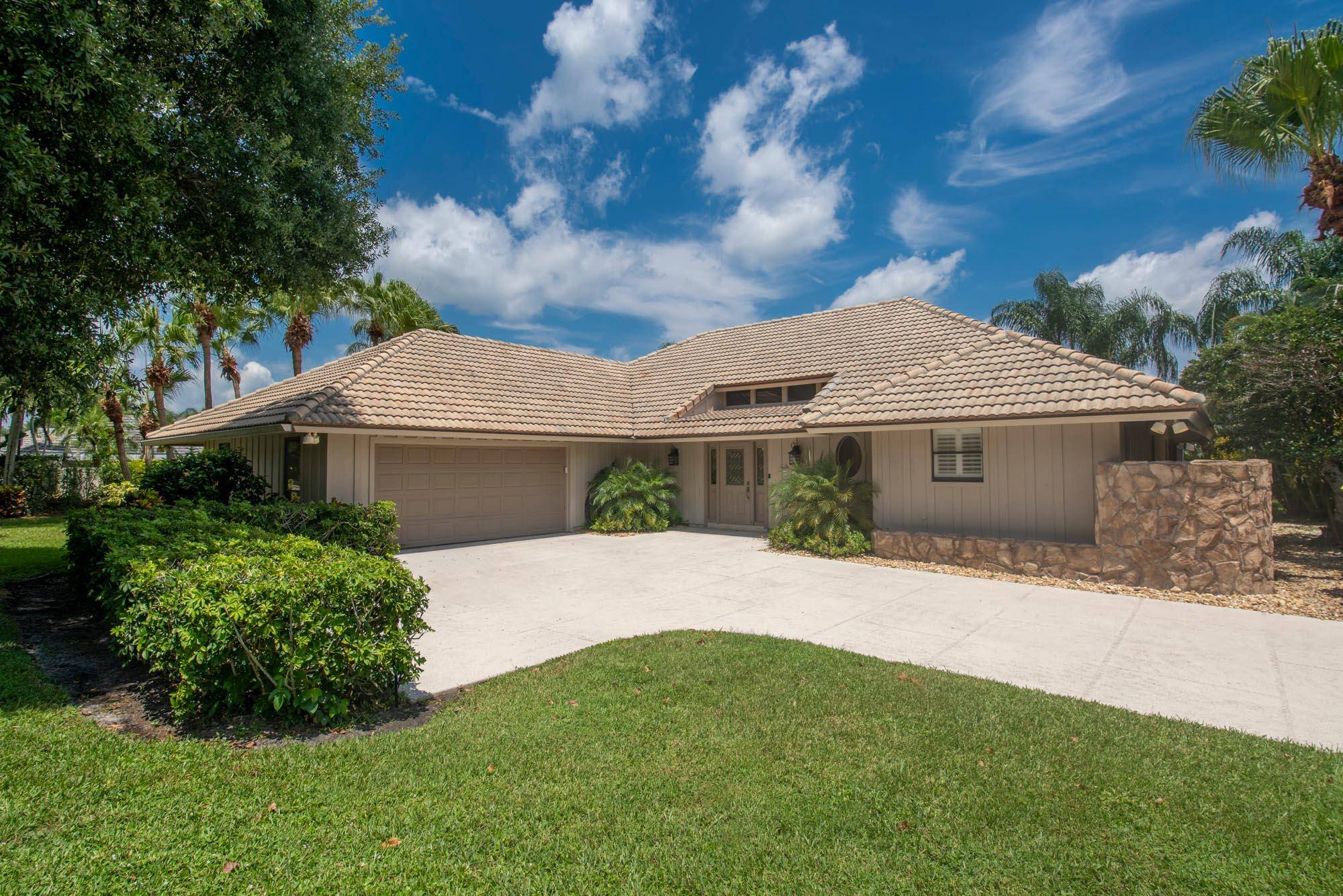 Seasonal rental available for the 2026 Season at PGA National Thurston Community.