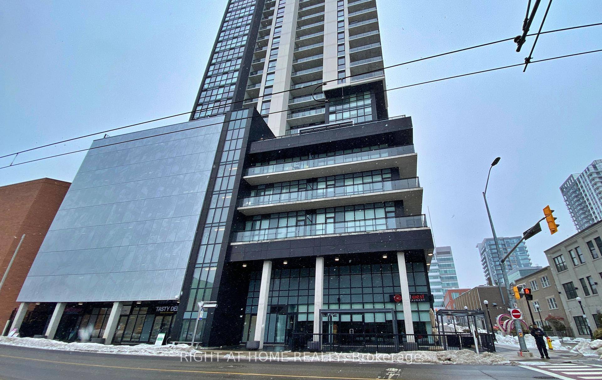 Stunning 2 Bed, 2 Bath Corner Unit with Panoramic Views.
