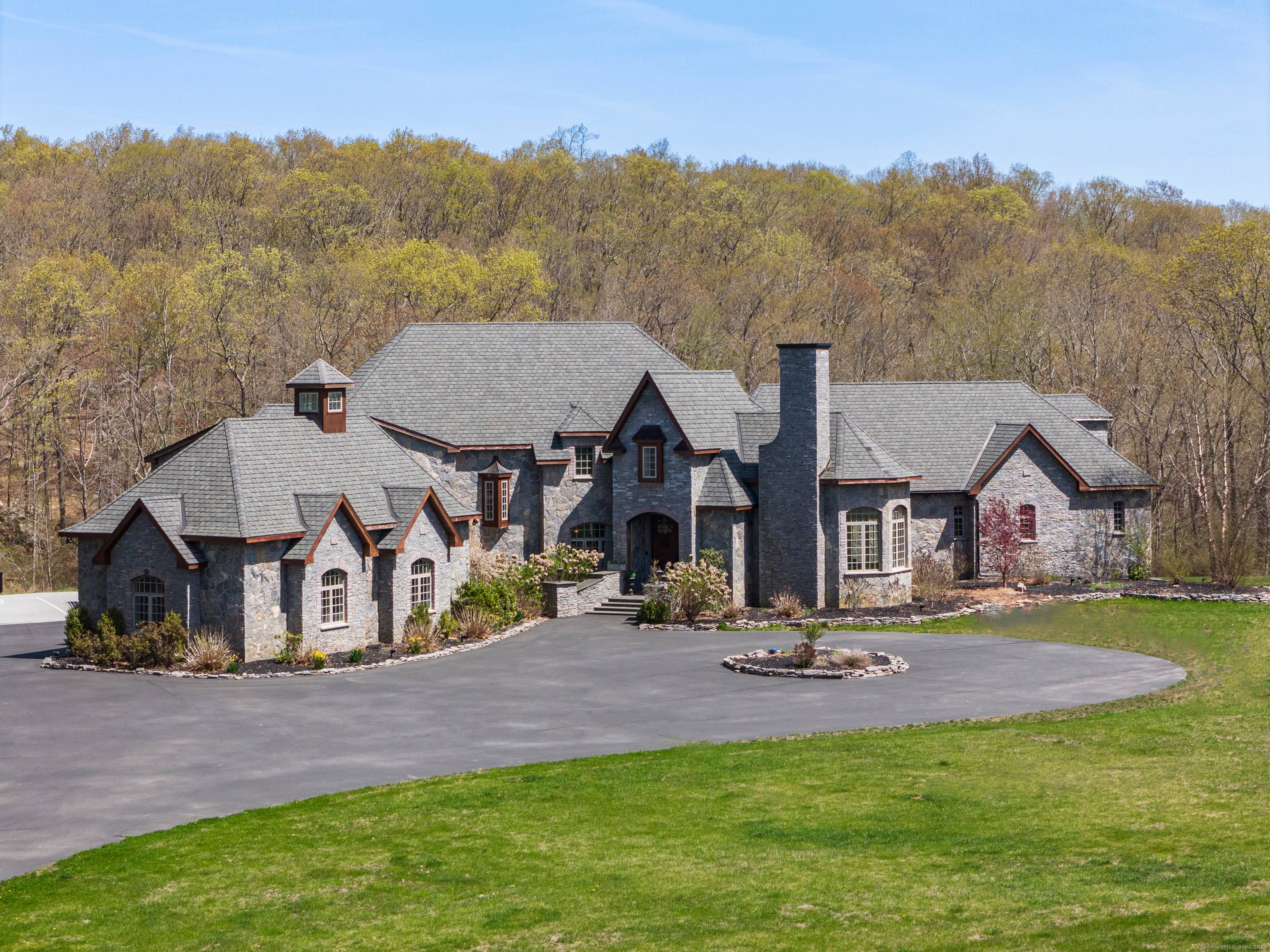Nestled amidst 14. 4 acres of idyllic beauty, this magnificent country estate is not just a residence ; It's a lifestyle, a retreat that transcends the ordinary.