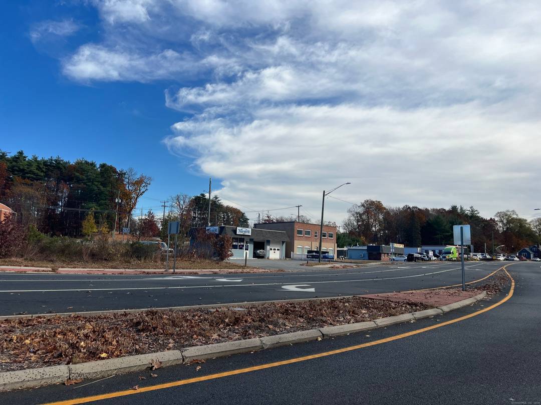 Prime Commercial Opportunity in High Traffic Manchester Location.