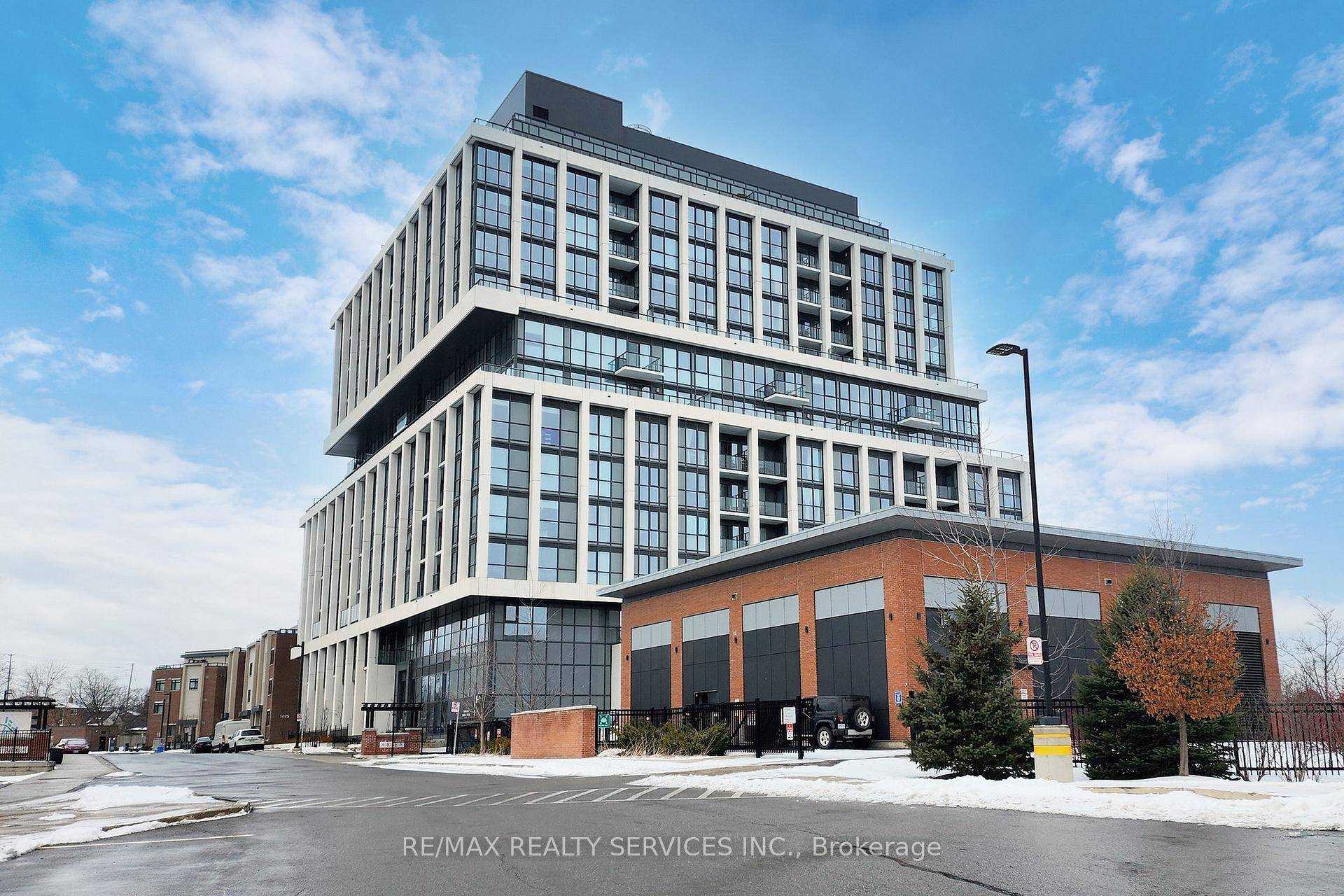 Stunning Executive Penthouse W Breathtaking Views of Lake Ontario amp ; Toronto Skyline !