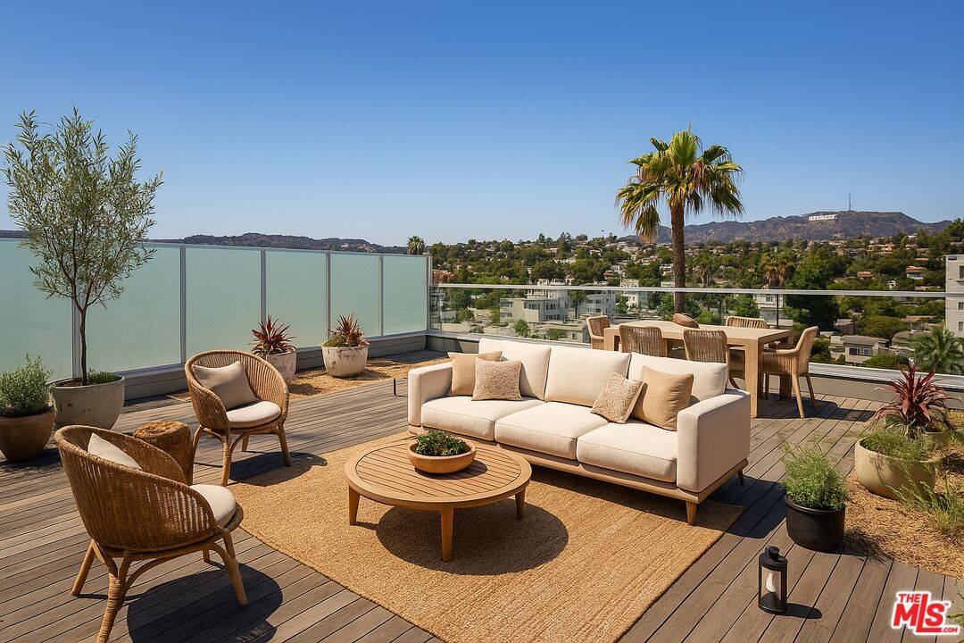 5750  E Hollywood Blvd 1BR Hollywood Hills East La
