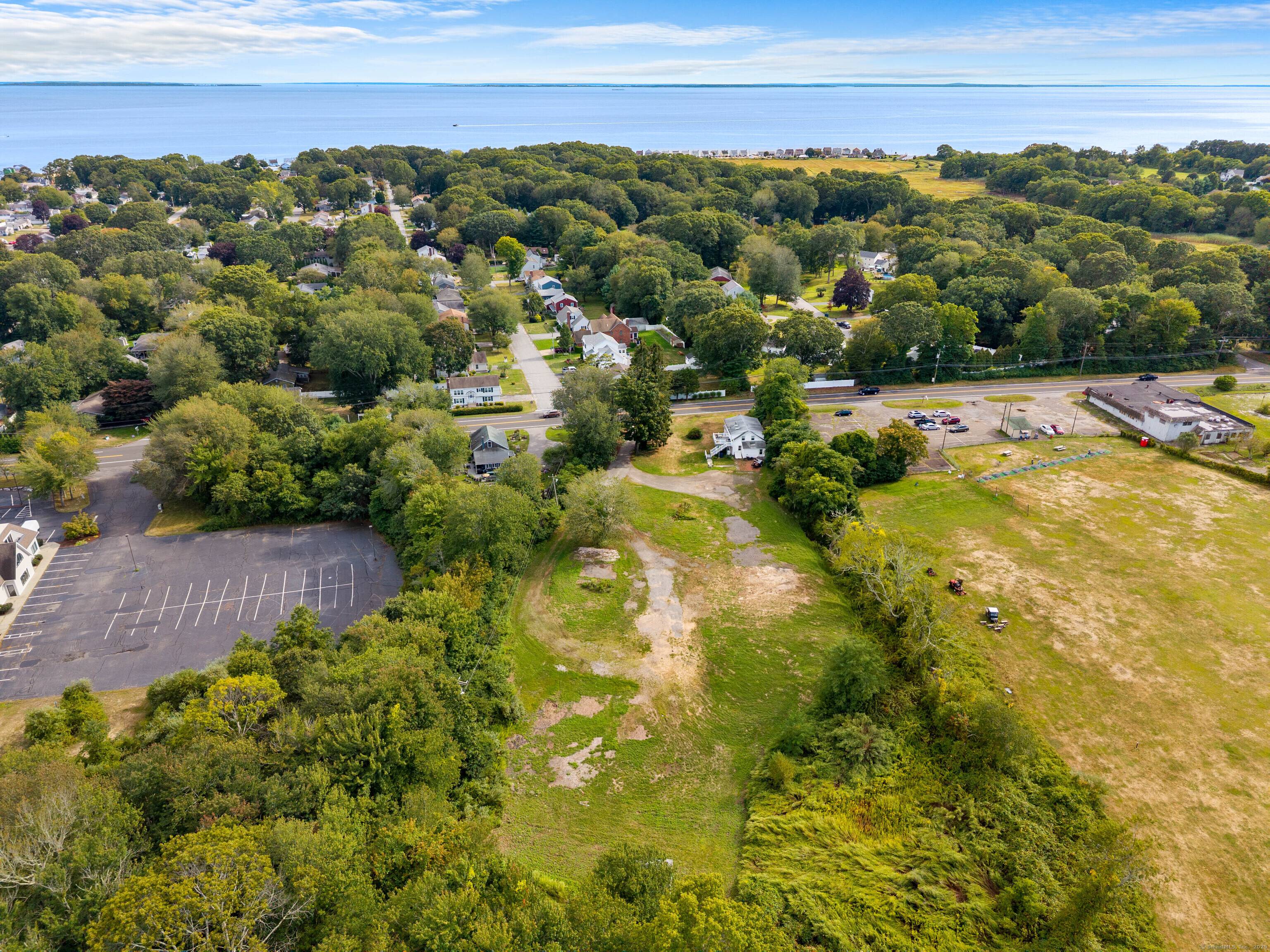 Investment Opportunity ! Multi use property.