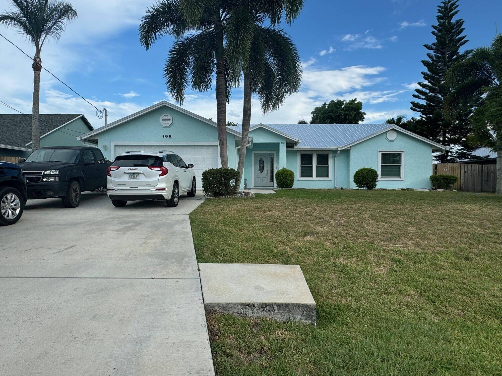 Close to I 95, turnpike, shopping and restaurants.