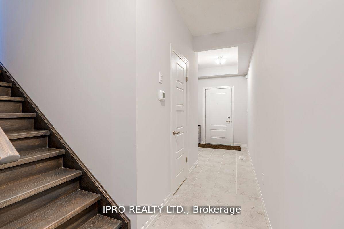 Beautiful new vibrant neighbourhood, this detached home with four beds and three baths is a modern masterpiece.