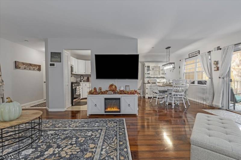 Welcome to Seasons Glen, Where Comfort Meets Convenience.