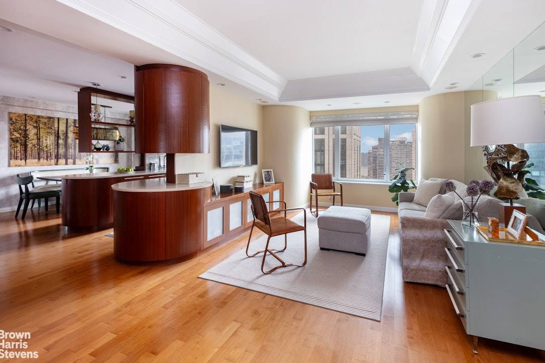 Triple Mint Stunning Home at the Sovereign Highly desirable A line on the 30th floor with glorious open city and bridge views on offering for the first time after a ...