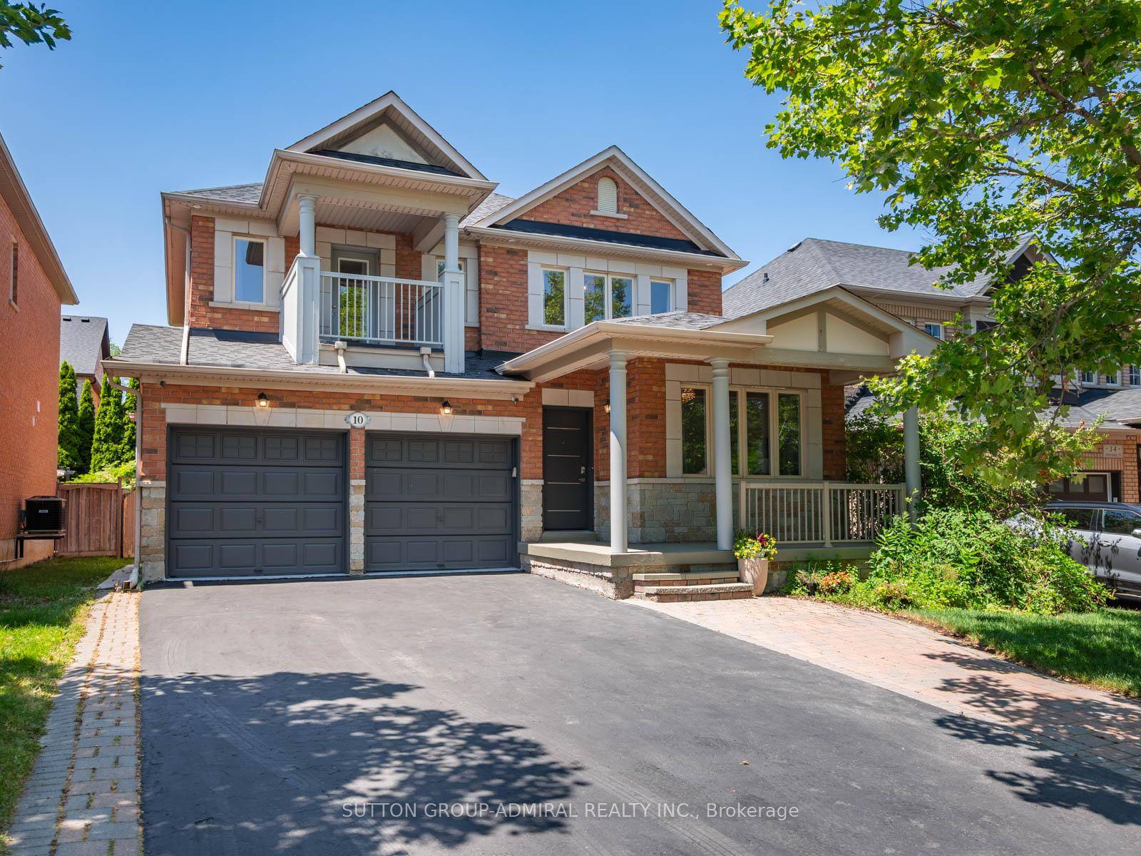 Live in Patterson one of Vaughan's most sought after family friendly communities !