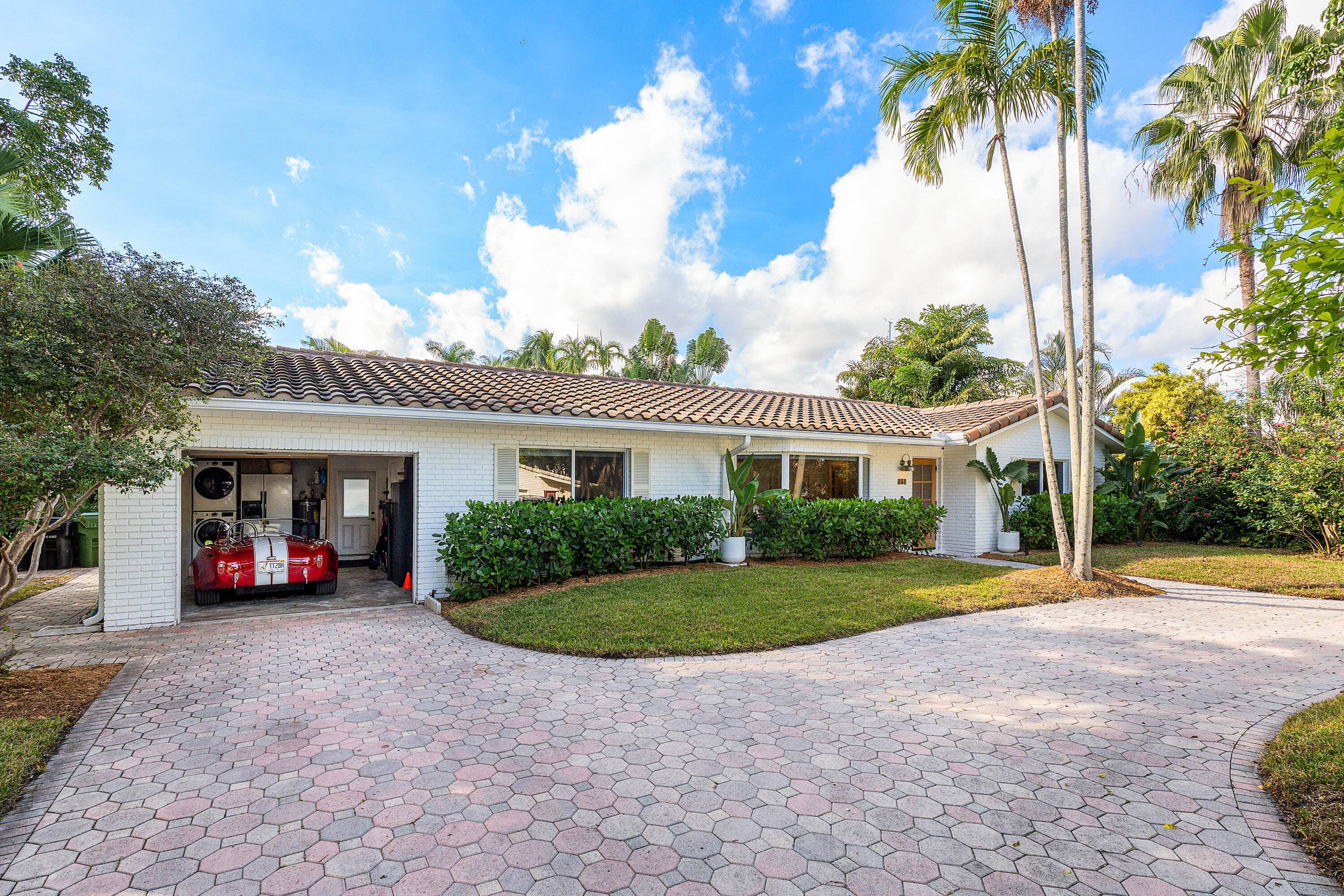 Nestled on a quiet cul de sac in the sought after Riverside Park neighborhood, this beautifully renovated 3 bedroom, 2 bathroom home blends modern elegance with serene waterfront living.