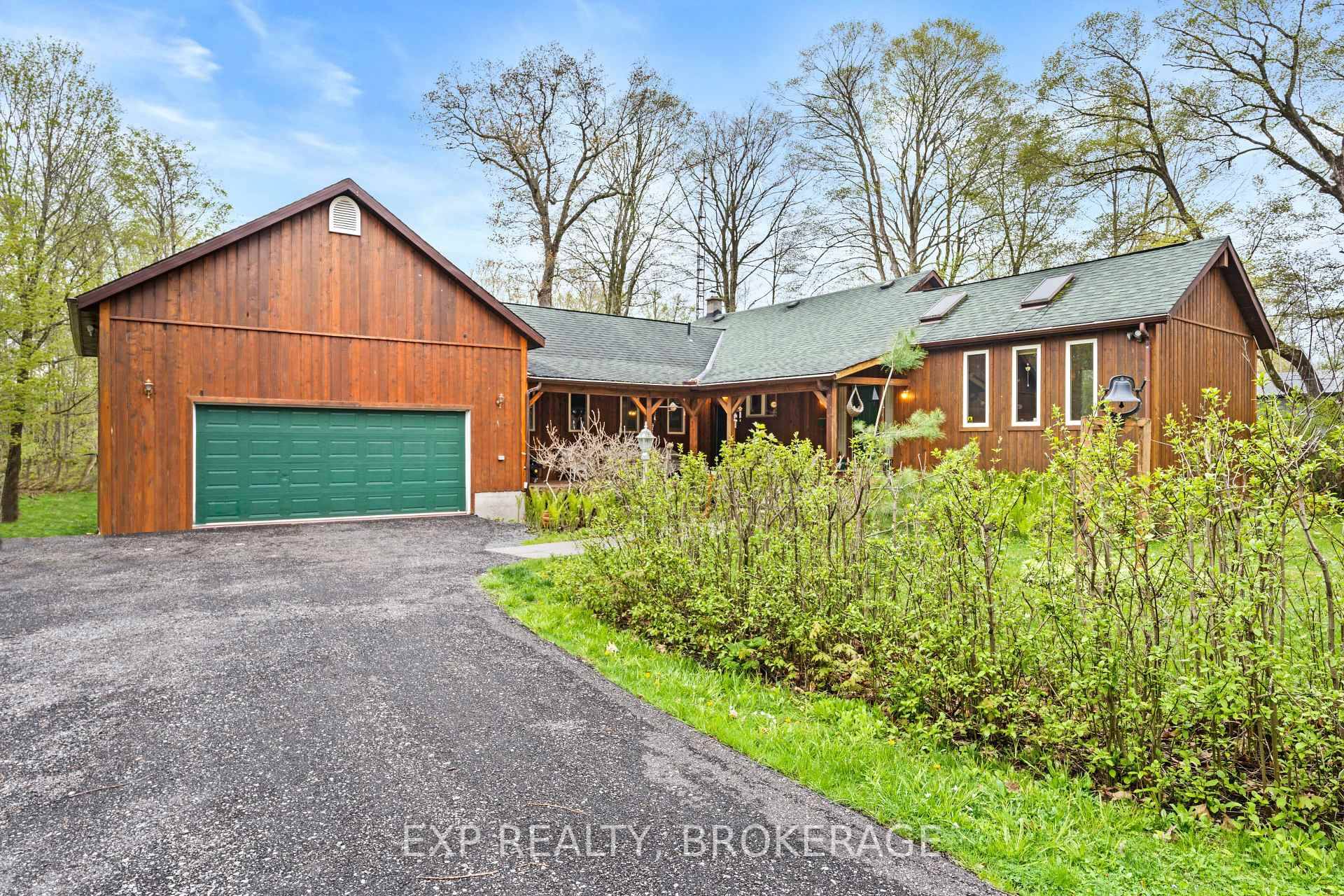 Welcome to 5046 Carrying Place Road, your country escape near the Rideau Canal !