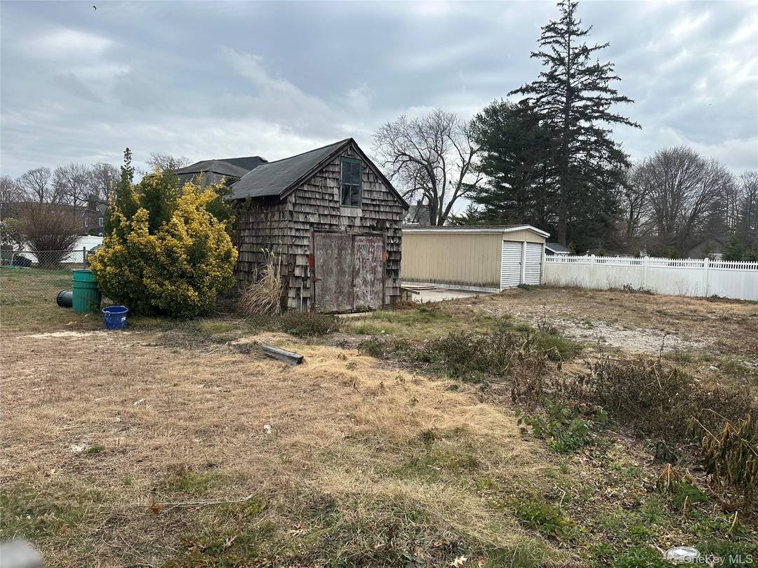 LOOKING TO BUILD YOUR OWN HOME ?