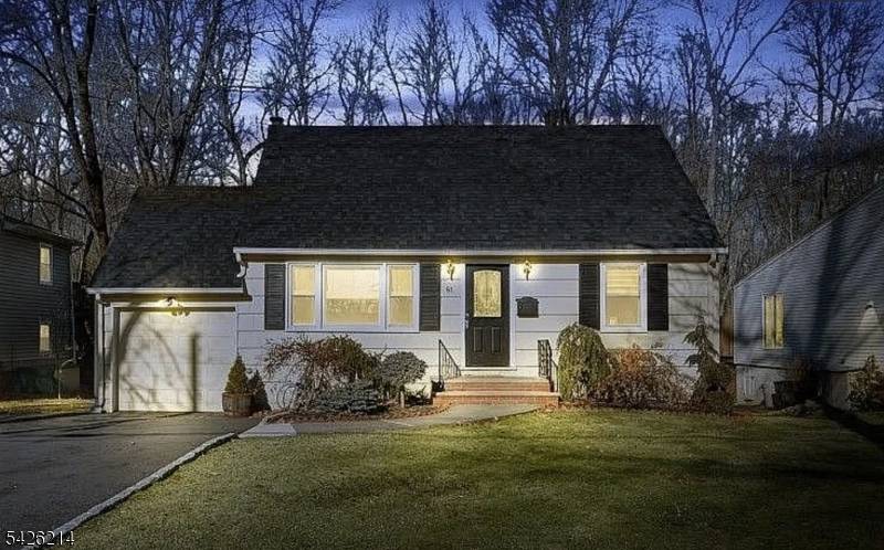 Welcome to 61 Beechwood Rd.