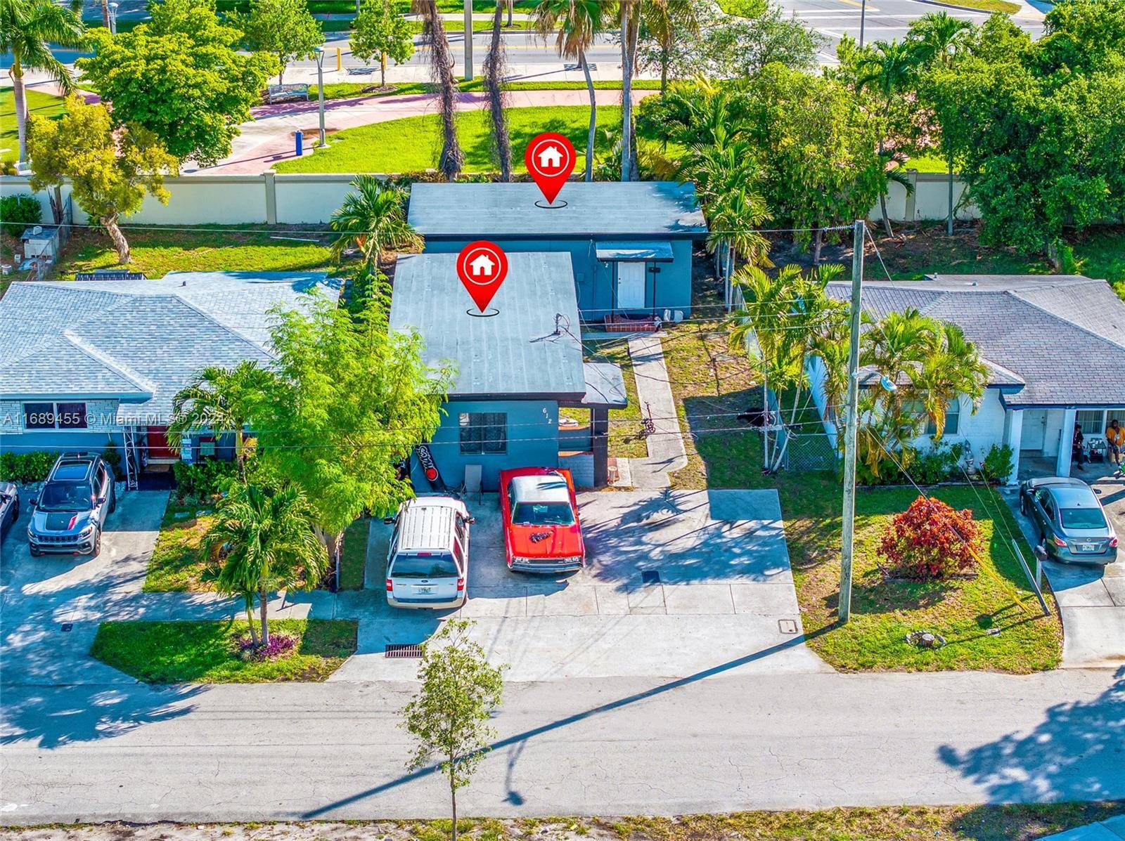 We are pleased to present 612 NW 6th Ct, an enchanting duplex in one of Hallandale Beach's prime locations, just minutes away from Gulfstream Park, Aventura Mall, New Hallandale Shopping ...