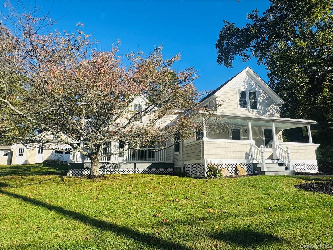 Welcome to this magnificent Turn Key Traditional 2 Story Colonial home.