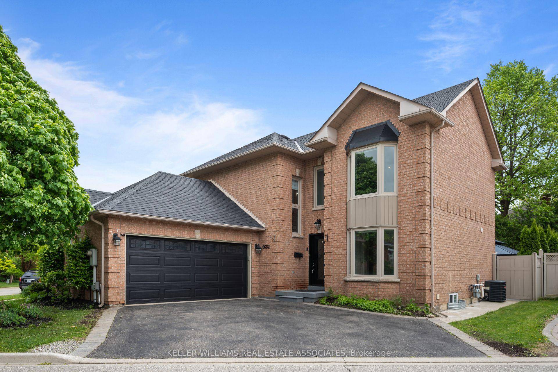 Welcome To 6682 Snow Goose Lane, A Beautifully Maintained Home Nestled On A Family Friendly Cul De Sac In The Highly Sought After Lisgar Community Of Mississauga.