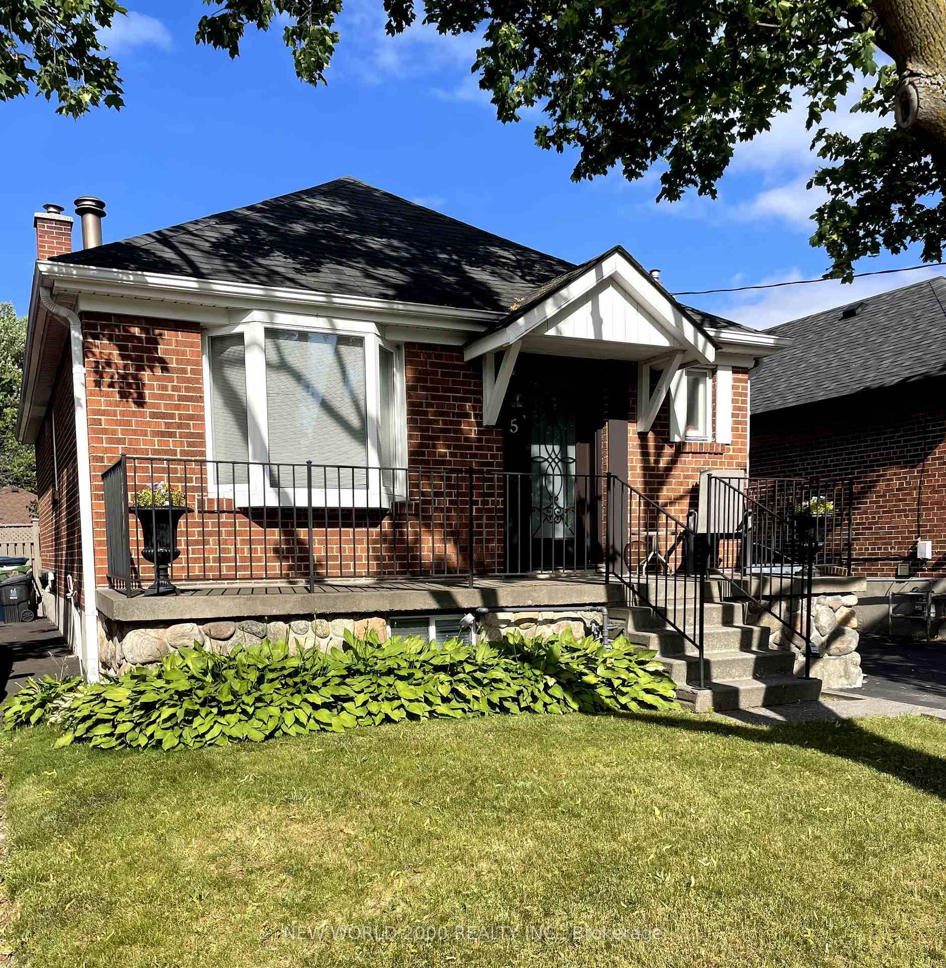 One Word, WOW ! Incredibly maintained, super pride of Ownership by same owners for years and years.