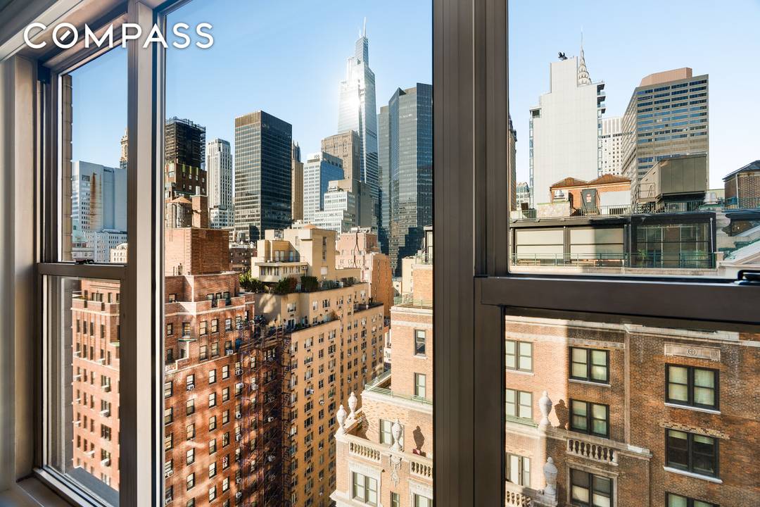 Welcome home to this beautifully renovated, light filled one bedroom on the 17th floor of one of Murray Hill s most coveted white glove cooperatives.