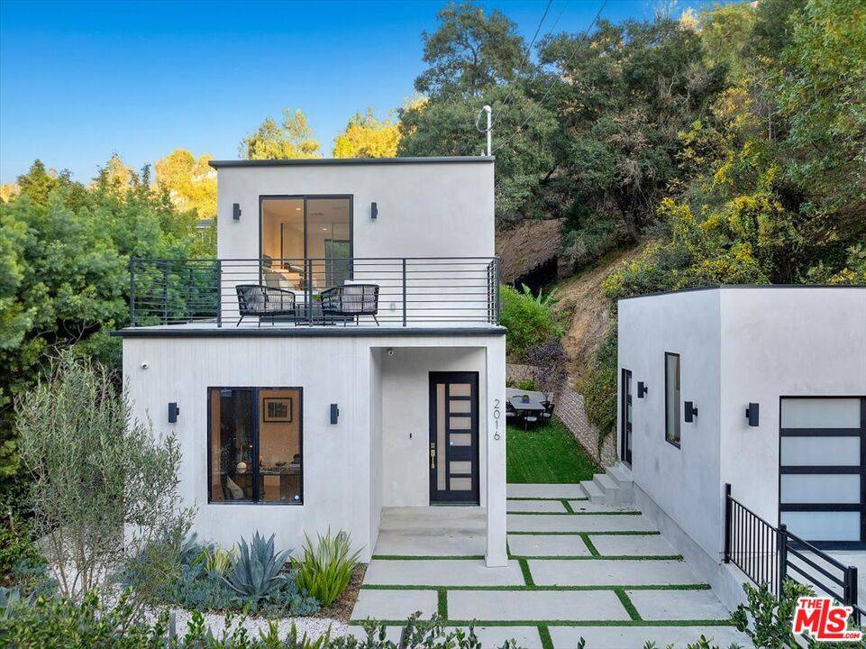2016   Stanley Hills Dr 3BR Hollywood Hills East La