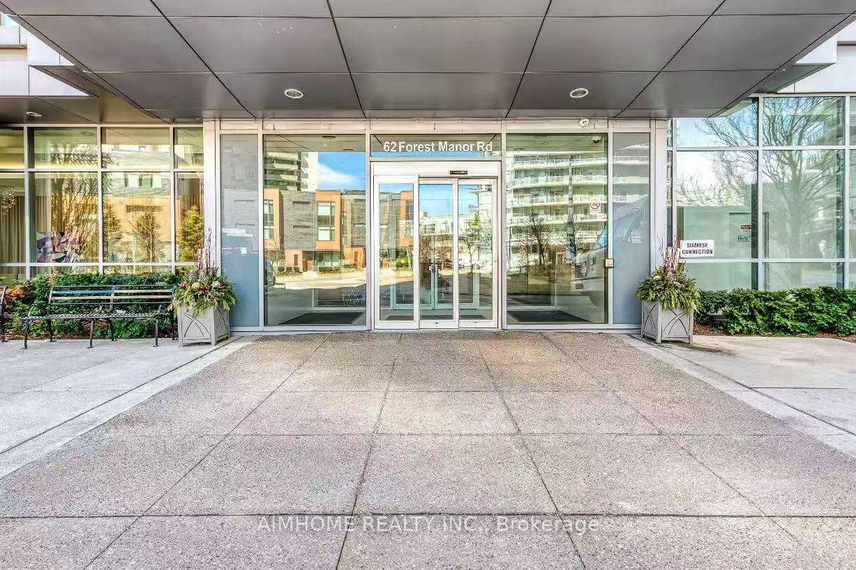Beautiful South View Unit ; Steps To Don Mills Ttc amp ; Subway Station, Fairview Mall, Library, Community Centre ; Close To Hwy 401 404 Dvp ; Bright amp ; ...
