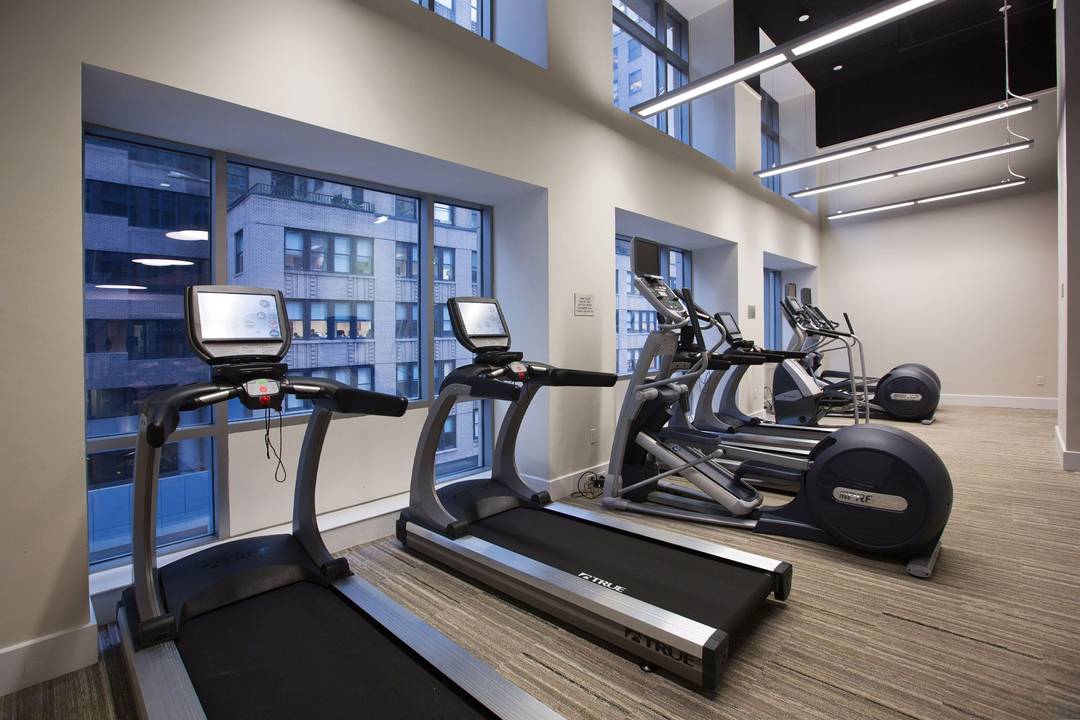 This gorgeous 1BR 1BA has plenty of light with floor to ceiling windows overlooking 44th street.